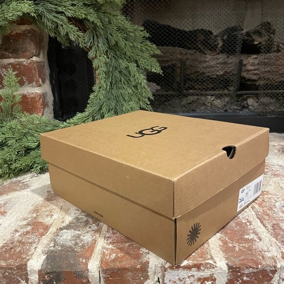 Cozy & Stylish UGG Tasman Slippers - Embrace New Comfort - Picture 5 of 5